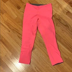 Lululemon Wunder Under Reversible Cropped Leggings